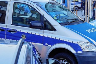 Schweinekopf am Limbach-Oberfrohnaer Rathaus: Jetzt ermittelt der Staatsschutz - Bisher hat die Polizei offenbar noch keine Hinweise, wer der oder die Täter gewesen sein könnten. (Symbolfoto)