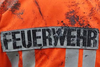 Schwelbrand hält Wehren auf Trab -
