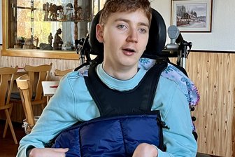 Schwer kranker Erzgebirger wird 18 Jahre: Wie „Freie Presse“-Leser ein Leben erleichtern - Ulli Müller aus Schneeberg feiert in wenigen Tagen seinen 18. Geburtstag.
