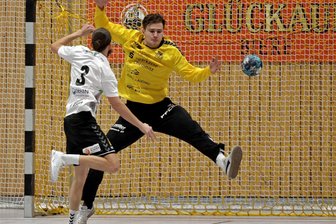 Schwere Aufgabe für HC Glauchau/Meerane: Nächster Gegner kommt mit zwei bekannten Ex-Profis in die Sachsenlandhalle - Auf Torhüter Philipp Seidemann kommt am Samstag viel Arbeit zu. Der nächste Gegner reist mit zwei Ex-Profis an.