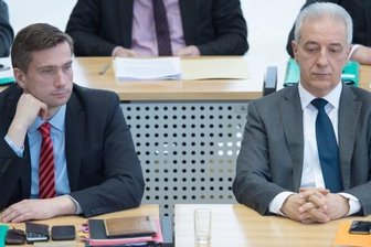 Schwere Vorwürfe von Tillich an Dulig - Das Vertrauen ist futsch, aber trotzdem muss es in der schwarz-roten Koalition weitergehen: Ministerpräsident Stanislaw Tillich (rechts) und sein Vize Martin Dulig.