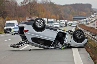 Schwerer Unfall bei Hohenstein-Ernstthal: Rettungshubschrauber landet auf der A 4 -