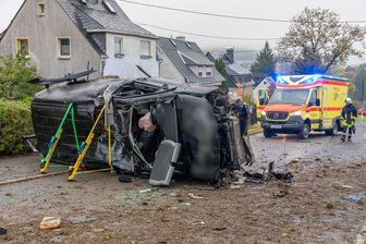 Schwerer Unfall im Erzgebirge: Straße über Stunden gesperrt – Was bislang bekannt ist - 