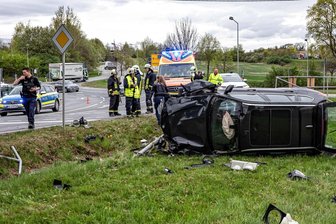 Schwerer Unfall in Neuensalz: Rettungshubschrauber im Einsatz - Schwerer Unfall auf der B169 in Neuensalz bei Plauen.
