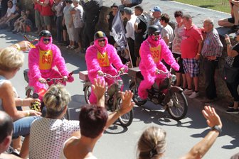 Schwerer Unfall nach Traditionsrundfahrt - mehr als 1300 Starter bei SR 2-Tour - 