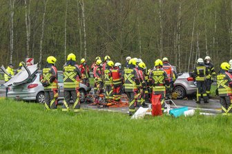 Die Feuerwehren waren mit einem Großaufgebot vor Ort.