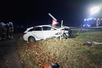 Schwerer Unfall: Zwei Autos kollidieren in Auerbach - ein Verletzter - Der Hyundai nach dem Zusammenstoß in Auerbach-Sorga.