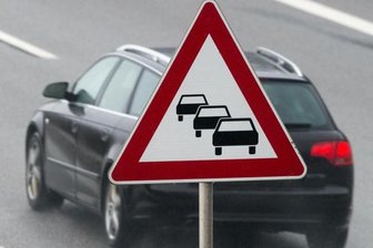 Schweres Bohrgerät wird abtransportiert -