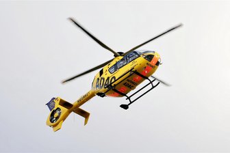 Schwerverletzter in Klinik nach Jena geflogen - Ein Rettungshubschrauber des ADAC (hier ein Symbolfoto) landete am Donnerstag bei Willitzgrün.