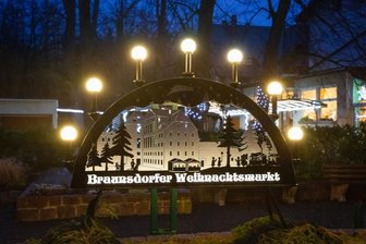 Schwibbogen bringt die Kulturinsel zum Leuchten -