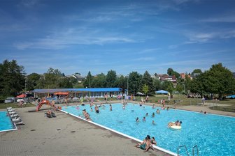 Schwimmringwettbewerb und Rutschvergnügen: Badfest in Geithain - Im Freibad Geithain wird am 20. Juli das große Badfest gefeiert – mit Eröffnung der neuen Rutsche.