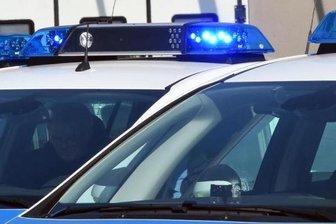Seat-Fahrer flieht vor der Polizei - 