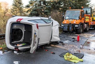 Seat-Fahrerin bei Überholmanöver schwer verletzt -