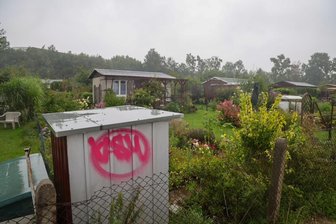 Sechs Gartenlauben betroffen: Schmierereien in der Anlage „Am Ziegeleiteich“ in Hohenstein-Ernstthal - Die Polizei ermittelt nach den Schmierereien in Hohenstein-Ernstthal.