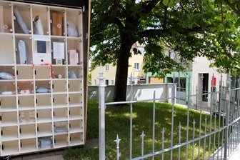 Secret-Packs-Automat in Reichenbach wiederholt aufgebrochen - was der Betreiber jetzt plant - Nur noch 16 Fächer des Secret-Packs-Automaten funktionieren.
