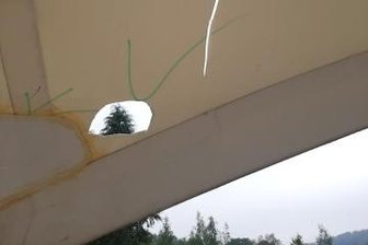 Segel im Kurpark erneut beschädigt - Das beschädigte Segel im Kurpark Bad-Schlema. 