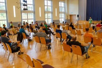 Sehmataler interessiert an Sonnenergie - Rund 40 Sehmataler waren am Dienstagabend der Einladung zur Bürgerversammlung ins Turnerheim Cranzahl gefolgt. 