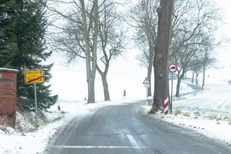 Sehmataler können Baupläne mit Petition nicht verhindern - Die Straße von Sehma nach Walthersdorf soll verbreitert werden, denn sie entspricht derzeit nicht den Anforderungen an eine Kreisstraße. 