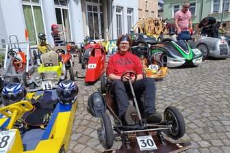 Seifenkisten im Erzgebirge und weitere Tipps für die Woche in Mittelsachsen - Zum Nussknackerfest in Neuhausen gibt es wieder ein Seifenkistenrennen.