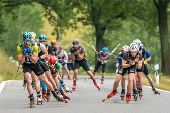 Seiffener Verein richtet Deutsche Rollski-Meisterschaft aus - In der freien Technik wird am Sonntag um die Siegerpokale des Spielzeugmacherlaufs gekämpft.
