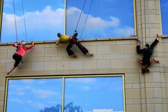 Seil-Tänzer in der Chemnitzer Innenstadt -