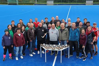 Seit 30 Jahren eine Heimat: Wie der SV Motor Meerane das Jubiläum des Kunstrasenplatzes gefeiert hat - Das 30-jährige Bestehen des Hockey-Kunstrasenplatzes wurde beim SV Motor Meerane mit einem Ehemaligentreffen verbunden.