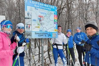 Seit 30 Jahren unterwegs in der Schwartenbergloipe - Die Trainingsgruppe Jugend des SV Pulsschlag Erzgebirge unter Leitung von Susann Prezewowsky (2. v. l.) ist regelmäßig auf der Schwartenbergloipe unterwegs.