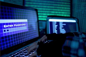 Selbst eine Glühbirne kann Cyberkriminellen die Tür öffnen - Die Angriffe im Netz nehmen rasant zu, die Angriffsflächen sind vielfältig..