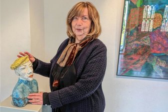 Selbstbewusste Schönheit im Gellert-Museum in Hainichen zu sehen - Die ehemalige Modedesignerin Edith Friebel-Legler zeigt im Gellert-Museum Hainichen Keramiken, Bilder und Zeichnungen.