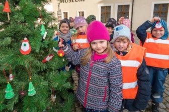 Selbstgebasteltes für den Baum -