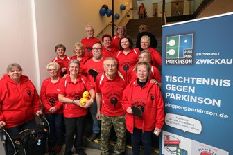 Selbsthilfegruppe Ping-Pong-Parkinson richtet in Westsachsen Turnierwochenende aus - Die Zwickauer Selbsthilfegruppe Ping-Pong-Parkinson beim Info-Tag am Freitag im Rathaus.