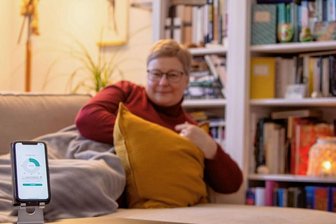 Selbsttest: Besser schlafen dank App? - Schlafprobleme? Sabine Schott hat den Selbsttest gemacht und dazu mithilfe einer per Handy gesteuerten App einen angenehmen Schlafrhythmus trainiert.