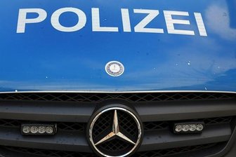 Seltsamer Fund: Einkaufstüten mit Briefen auf der A72 entdeckt -