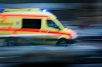 Senior vermutlich vom eigenen Auto überrollt - Am Donnerstag ist in Mylau ein Senior unter sein eigenes Auto geraten und infolgedessen verstorben.