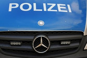 Seniorin und Jugendlicher überfallen -