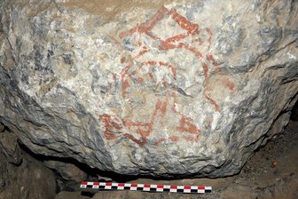 Sensationsfund im Regen - 3500 Jahre alte Graffiti entdeckt - Hethitisches Graffiti im Tunnel.
