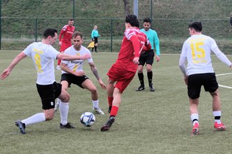 Serie hält: BSC-Fußballer erzielen nur zwei Tore, erkämpfen aber ein 3:3 - Die BSC-Kicker um Meik Mehner, Lukas Erler und Lucas René Hanitsch haben Motor Wilsdruff am Ende noch gestoppt.