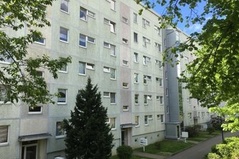 Serientäter: Seine Liste wird immer länger - Vor und in diesem Wohnblock an der Dr.-Otto-Just-Straße terrorisierte der32-Jährige über Monate hinweg die Bewohner.
