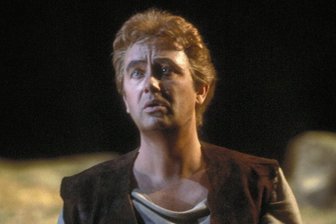 Servus, René Kollo! - Nicht nur in Bayreuth auf dem Grünen Hügel, auch an anderen Opernhäusern sang René Kollo die Partien der wagnerschen Heldentenöre. Das Bild zeigt ihn in der Titelrolle einer "Siegfried"-Inszenierung am San Francisco Opera House im Jahre 1984.