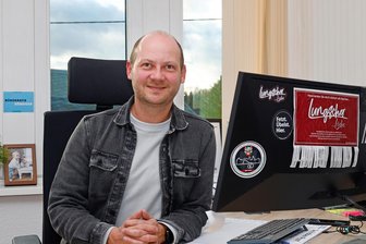 Sex-Aufruf von westsächsischem Bürgermeister erregt bundesweit Aufmerksamkeit - Der Oberlungwitzer Bürgermeister Thomas Hetzel wirbt gern für die "Lungscher Liebe", die auch gegen den demografischen Wandel helfen soll.