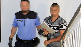 Sex, Drogen - und ein Mord - Der Angeklagte schweigt zu den Vorwürfen. Er sagte aber aus, Zuhälter zu sein. Damit verdiene er bis zu 15.000 Euro im Monat.