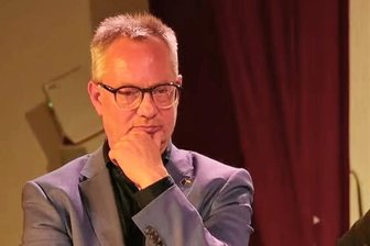 Sexismus-Fall: FDP-Politikerin erstattet Anzeige gegen Parteikollegen aus dem Erzgebirge Tino Günther - Der Seiffener FDP-Politiker Tino Günther spricht von einer versehentlichen Berührung und streitet weitere Vorwürfe ab. 