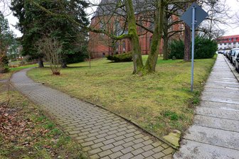 Die Parkanlage unterhalb der Trinitatiskirche in Hainichen. Dort soll sich die Tat ereignet haben.