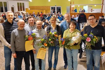 SG Jößnitz verabschiedet drei Spitzenkräfte aus dem Vorstand - Im Bild von links: Ortsvorsteher Christian Kellner, Dieter Stumpe, Marcel Singer, Steffen Stumpe, Julia Dietrich, Steffen Zimmermann-Suhr, Jana Becker und Thomas Wetzstein.