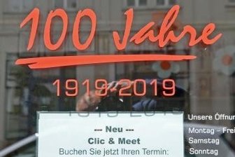 Shopping mit Termin: Start verhalten - Das Konzept erlaubt das Einkaufen in Läden mit einem zuvor vereinbarten Termin.
