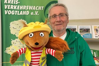 Sicher unterwegs: Diese Angebote macht die Verkehrswacht Vogtland - Verkehrserziehung in Kitas und Grundschulen ist dem siebenfachen Opa Thomas Simmert von der Verkehrswacht Vogtland wichtig.