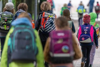Sicherer zu Fuß in Burgstädt: Stadt nimmt vor allem Schulwege in den Fokus - Sicher in die Schule. Burgstädt nimmt Fußwege unter die Lupe.