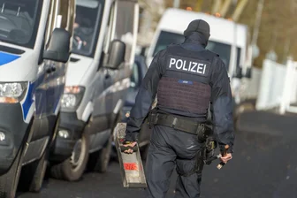 Sicherheitskräfte schlagen in Sachsen zu: Anschlag auf Asylbewerber-Unterkunft verhindert - Am Mittwochabend wurden die Sicherheitskräfte aktiv, durchsuchten zwei Objekte im Kreis Meißen.