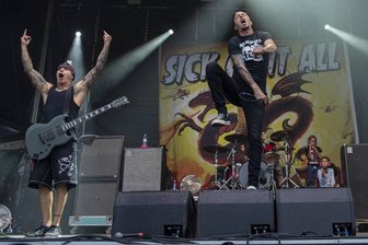 Die Band Sick Of It All, im Bild bei einem Konzert in Tschechien im Jahr 2019, trat am Mittwoch in Chemnitz auf. Die Hardcore-Band gründete sich 1986 in New York.