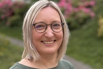 Sie gibt den Demokratieprojekten im Vogtland ein Gesicht - Kathleen Lenk ist die neue Koordinatorin für Demokratieprojekte im Vogtlandkreis.